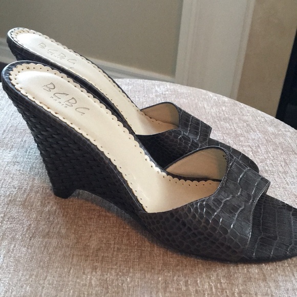 Women’s shoes - Picture 2 of 3